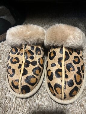 Ugg Leopard Print Faux Fur Clog Slippers - Tan